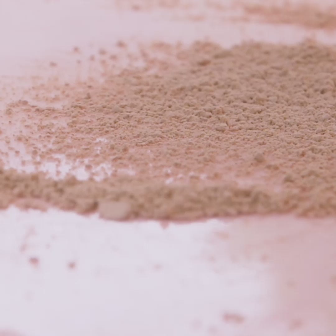 En elegant samling af 8 makeupbørster til ansigt og øjne, ideel til præcis og smuk påføring af makeup.